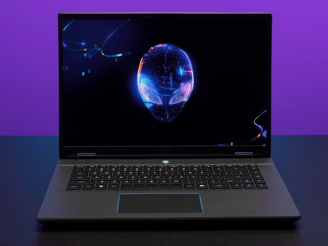 Alienware's new M16 R2 gaming laptop: up to 1600p 240Hz display