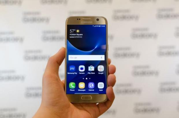 samsung galaxy s7 edge year