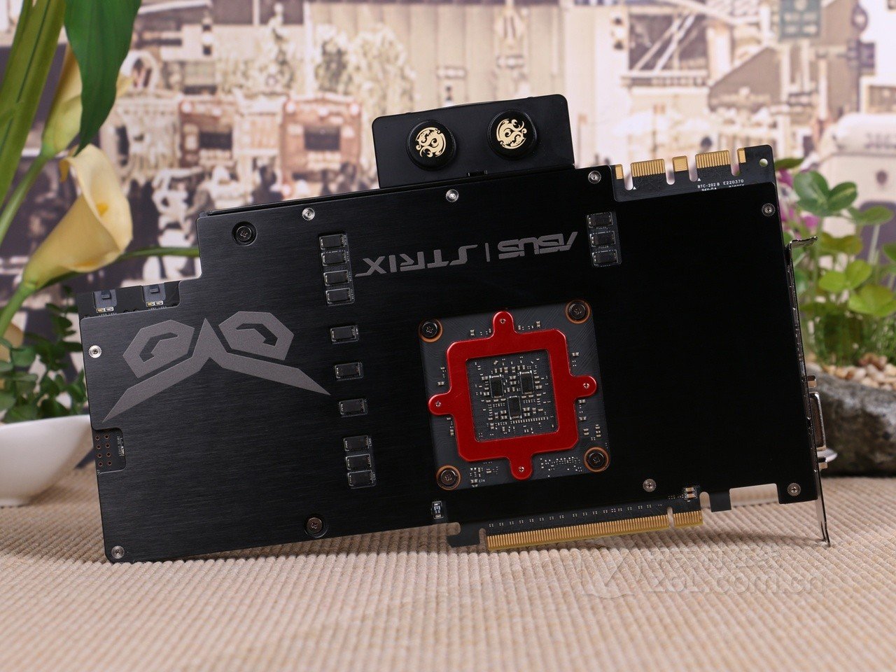ASUS GeForce GTX 980 Ti STRIX Gaming Ice is watercooled