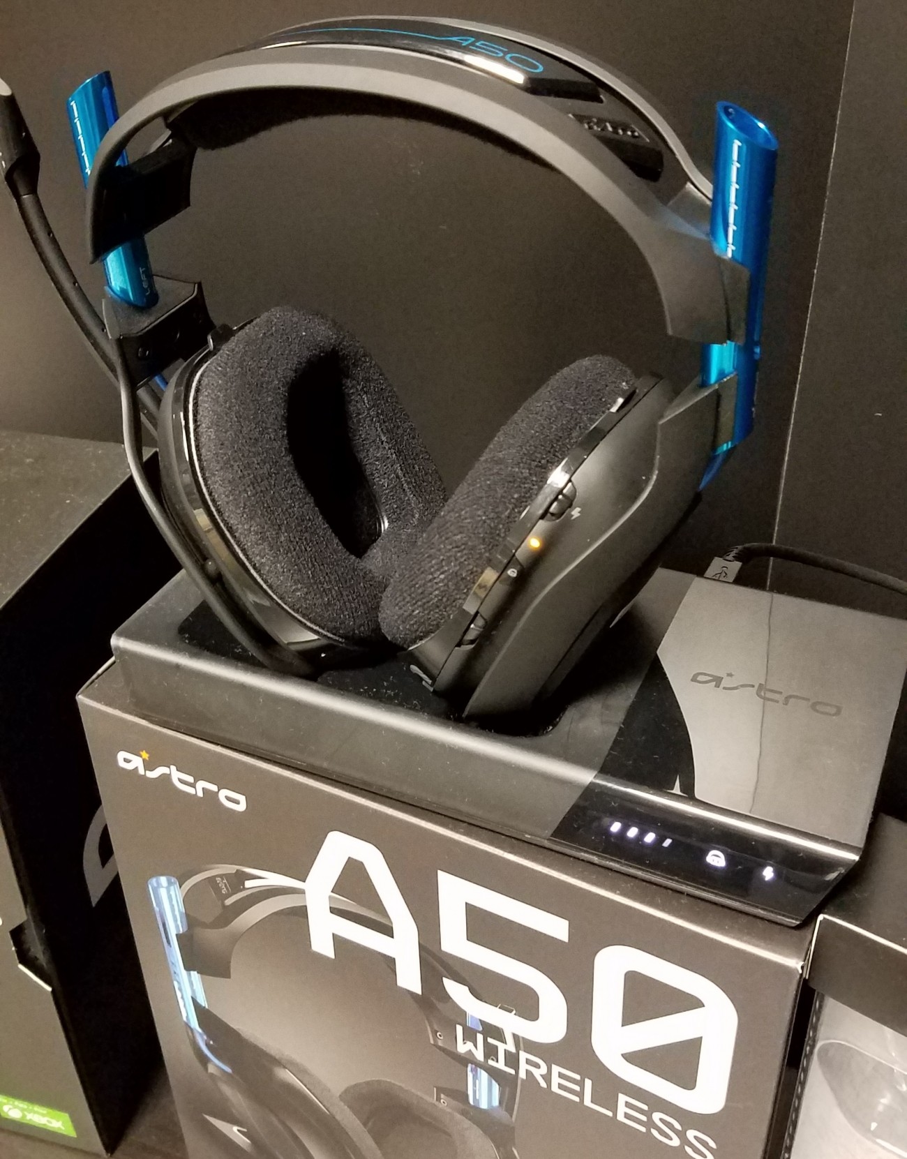 Astro discount a50 features