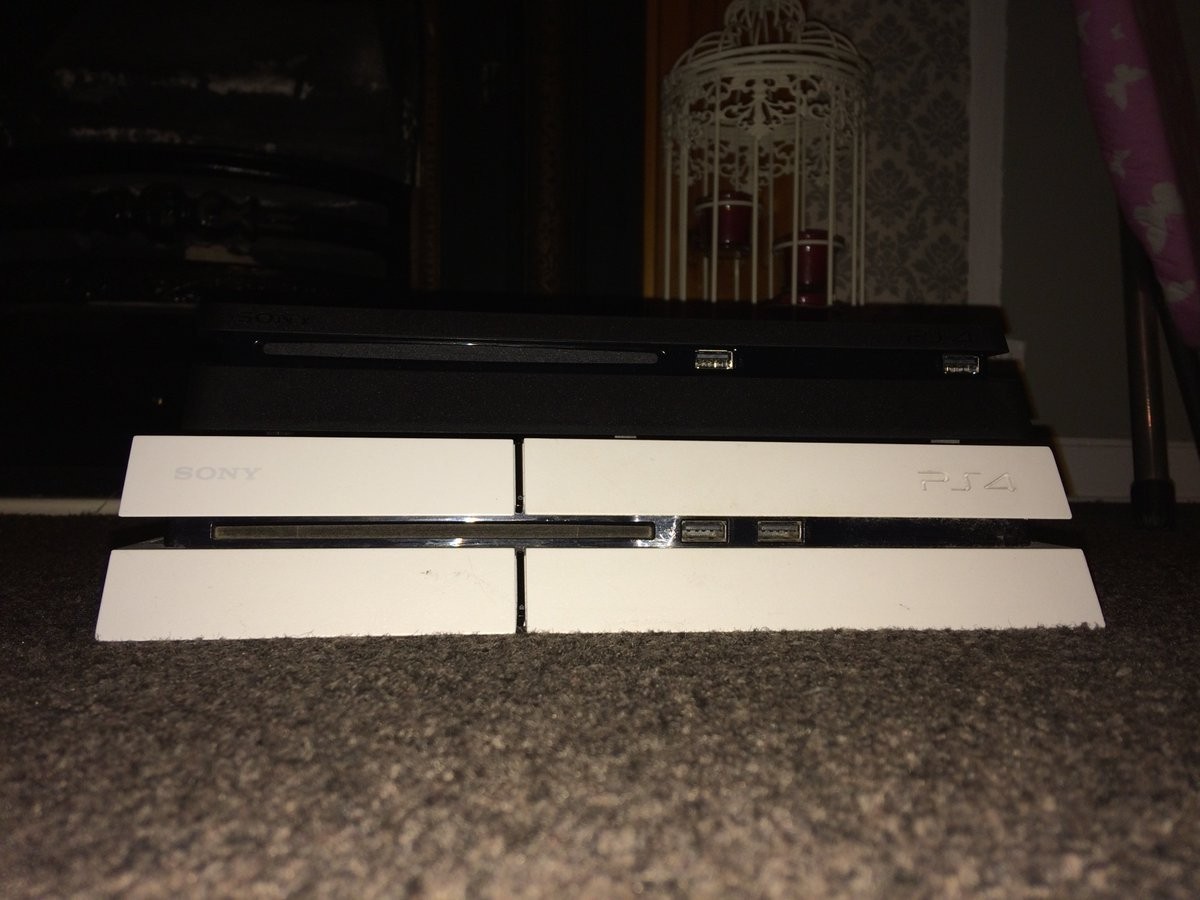 PlayStation4 - むー PS4 Slim: 1.84 TFLOPs, HDD swapping, no 4K or HDR