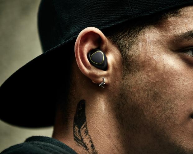 Open enlarged image Samsung plans to launch wireless earbuds with Galaxy S8? | TweakTown.com