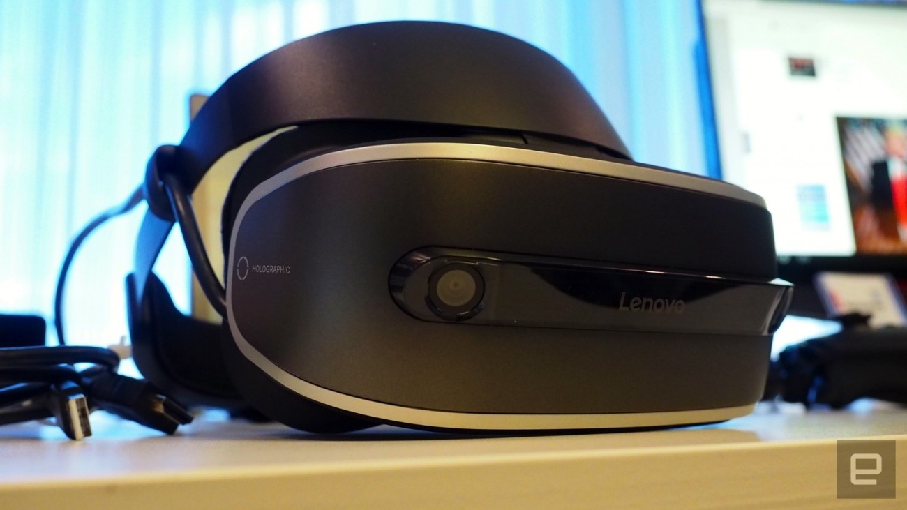 PC/タブレット PC周辺機器 Lenovo's $400 Windows 10 VR HMD has built-in mo-tracking