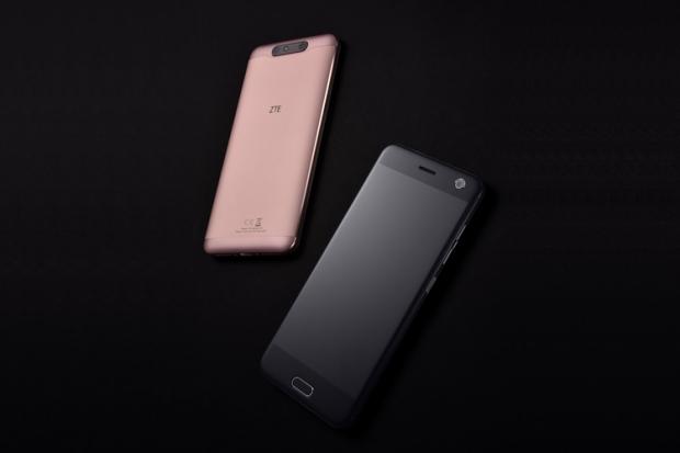 ZTE launches dual camera Blade V8 03