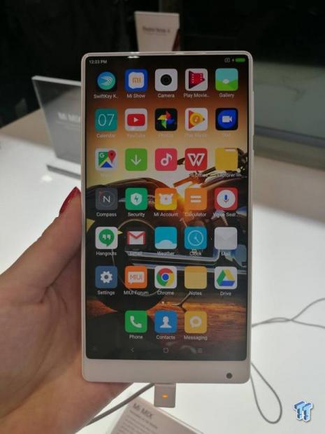 White Xiaomi Mi MIX will be available very soon 02