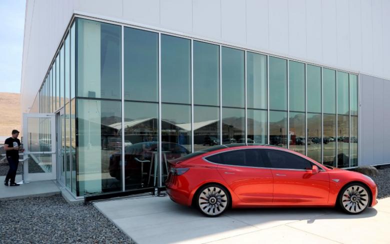 Open enlarged image Tesla will begin test building Model 3 cars on Feb 20 | TweakTown.com