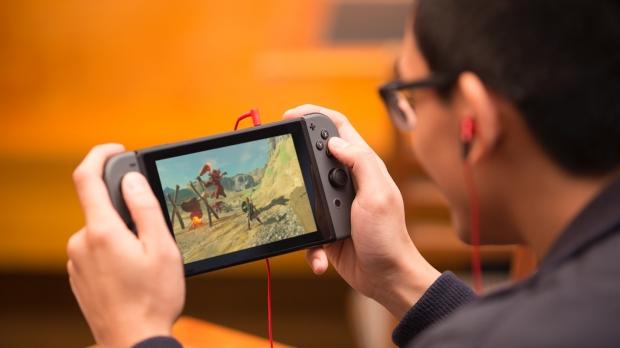 Open enlarged image Switch handheld battery lasts over 3 hours playing Zelda