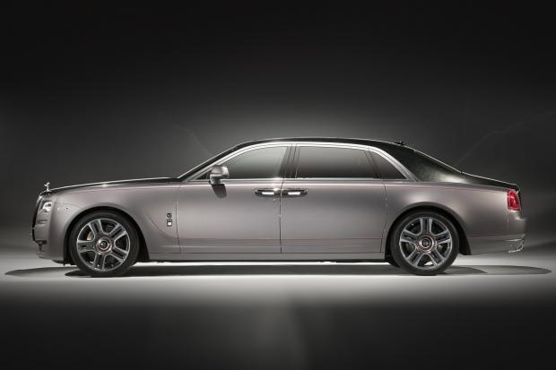 Rolls-Royce covers its car in thousand diamonds 01