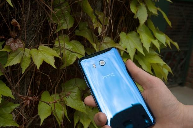 HTC to launch cheaper U11 version | TweakTown.com