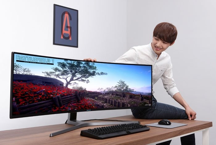 Samsung teases its massive 49-inch 32:9 gaming display