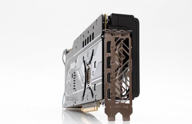 SAPPHIRE RX Vega 64 NITRO: 3 x 8-pin PCIe, triple-fan cooler