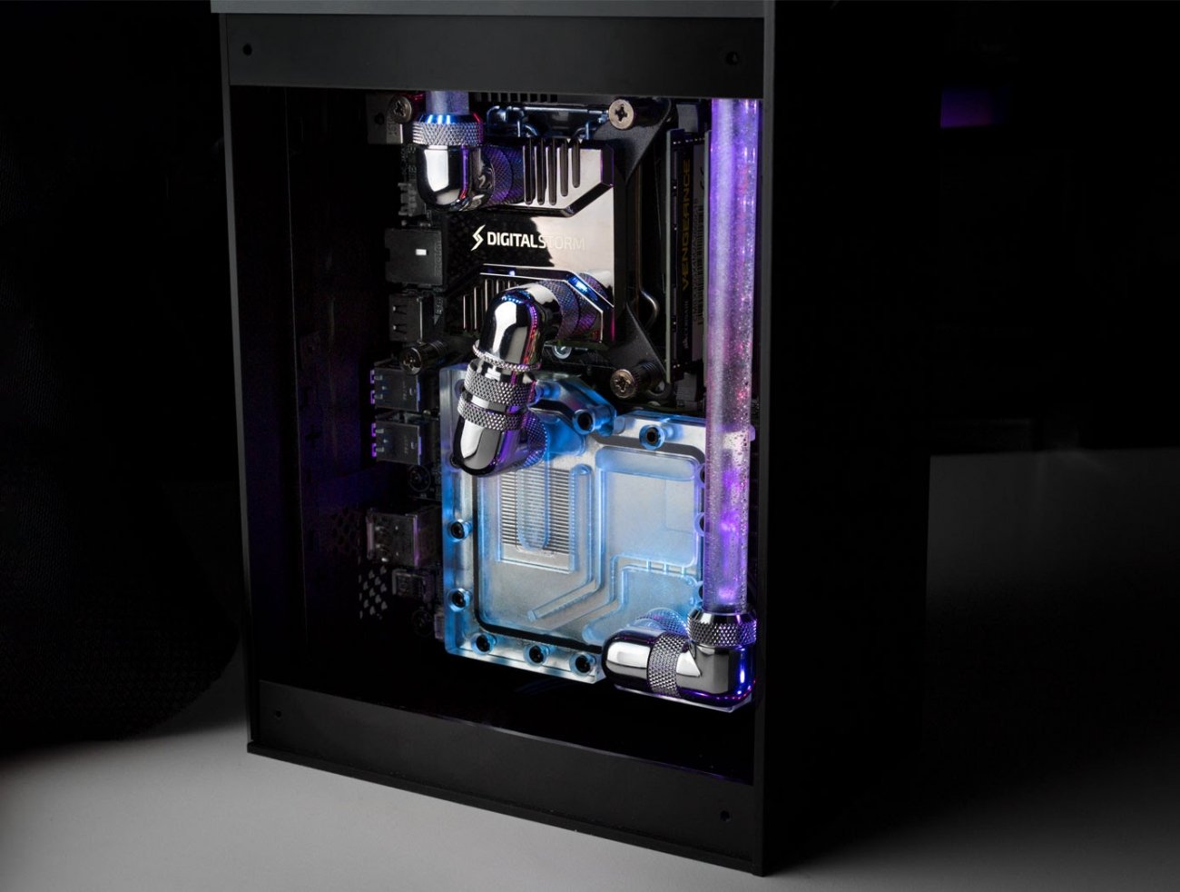 Spark на пк. Intel Core i7-8700k. SFF Water Cooling Case. Spark компьютер. Digital Storm PC