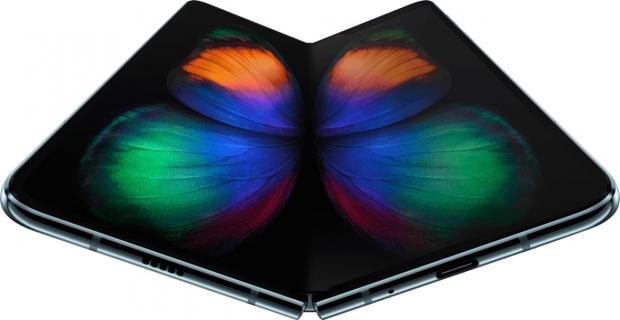 Samsung gets the Galaxy Fold sweating in new workout video | TweakTown.com