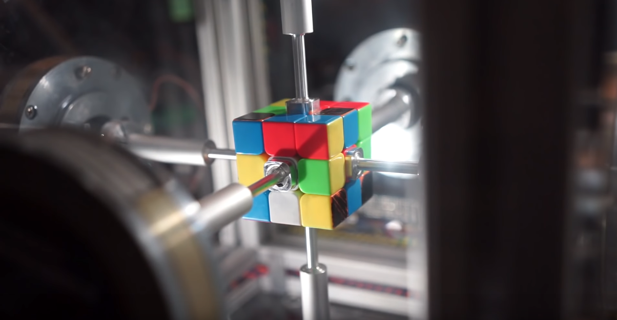 Human-based AI solves Rubik's Cube in 28 moves, 1.2 seconds | TweakTown