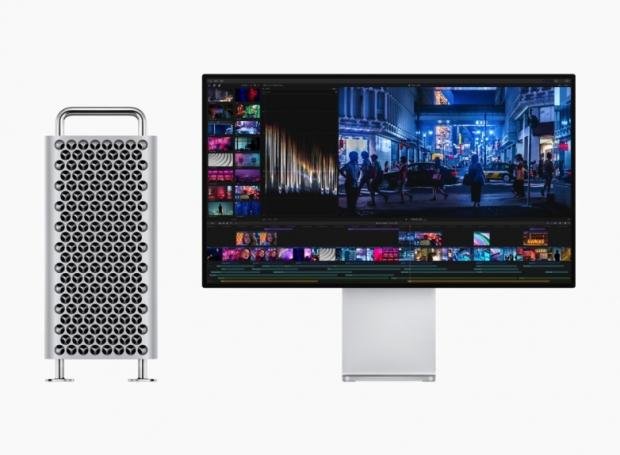 Trump gives Apple the finger, says 'make them in the USA' | TweakTown.com