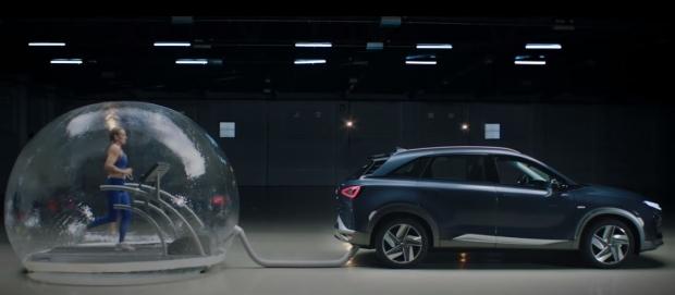 Olympian runs in a bubble FULL of hydrogen car EMISSIONS | TweakTown.com