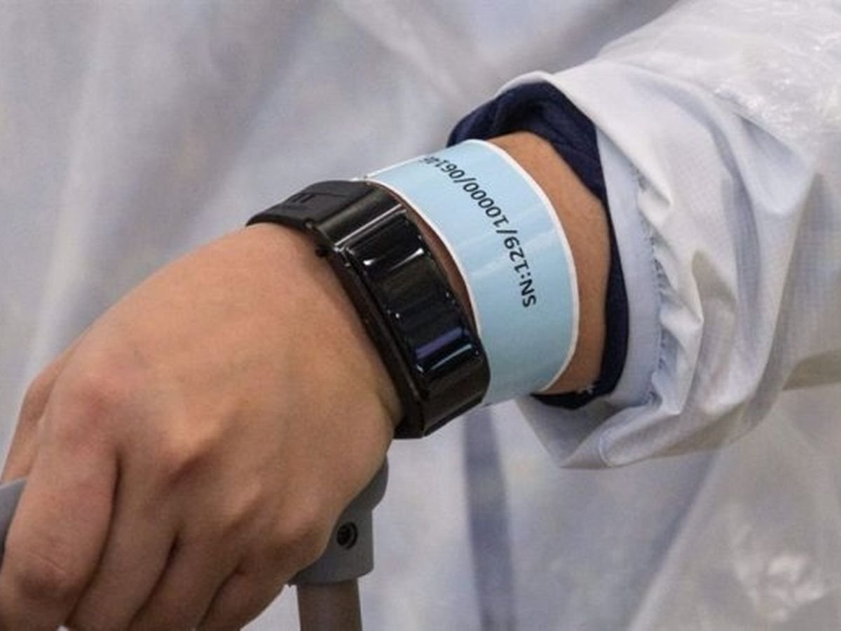 South Korea Electronic Wristbands To Enforce COVID Quarantine