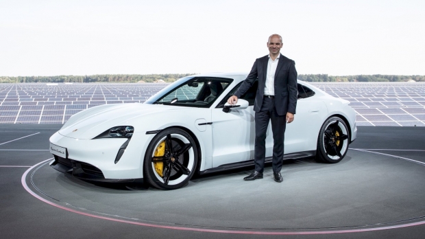 Apple scoops up ex-Porsche chassis boss for its Apple Car project