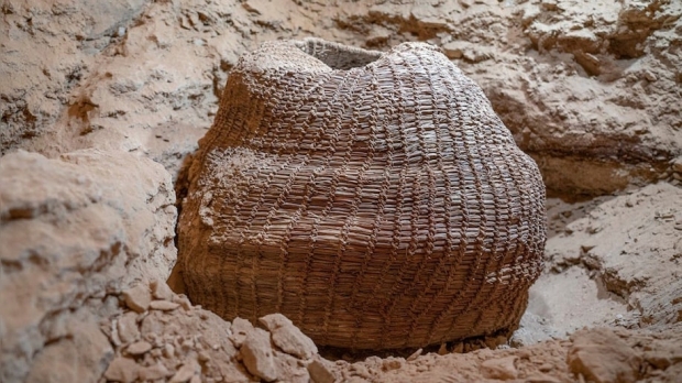 Archaeologist found the oldest complete basket in the world and more 04