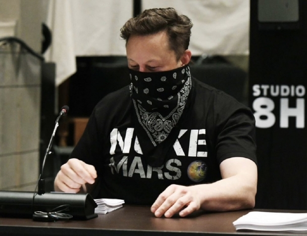 Open enlarged image Elon Musk tweets picture of him at SNL set ahead of hosting on May 8