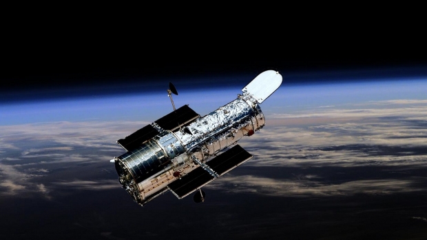 Open enlarged image Hubble drops incredible image of a cosmic cloud with a silver lining