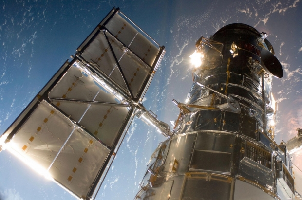 Hubble snaps active black hole and galaxy image for the history books