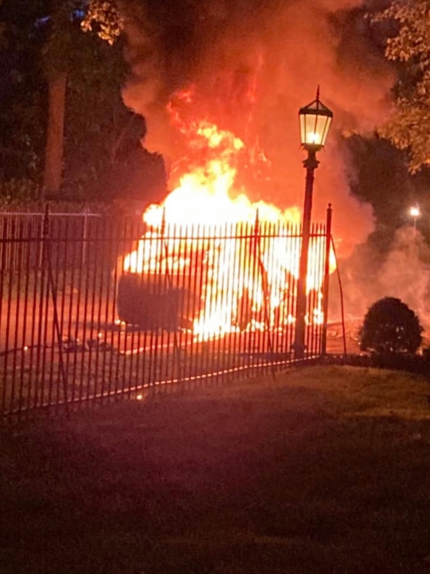 Tesla's new Model S Plaid rolls down US streets on fire, then explodes 01