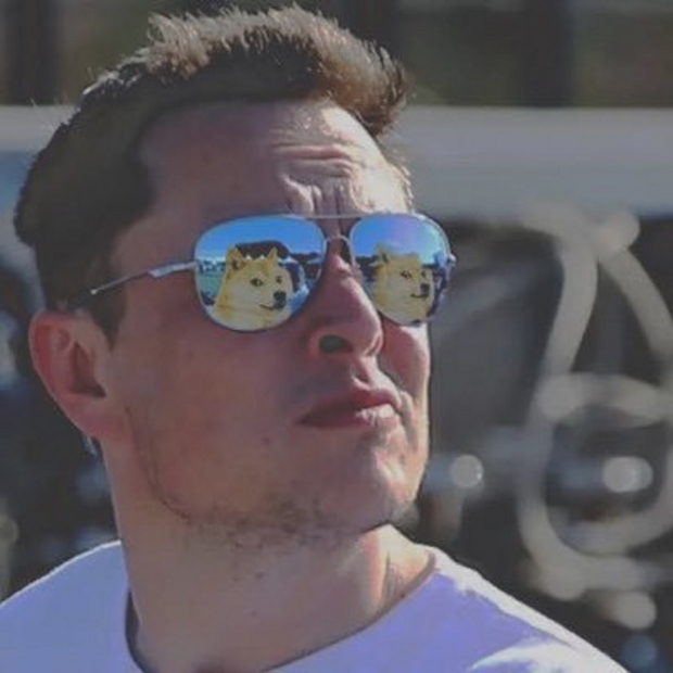Elon Musk’s new Twitter profile picture has Dogecoin in his aviators