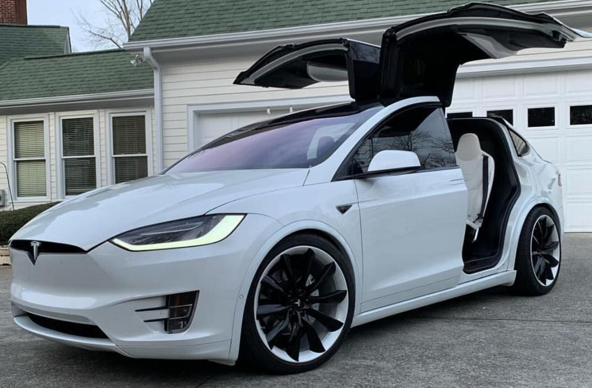 Tesla Model X survives tornado and captures the mayhem on video