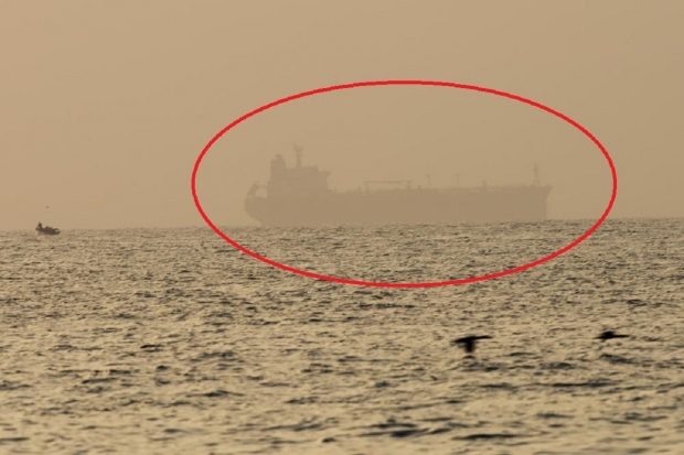UK Navy warns 'potential hijack' of nine people boarding an oil ship 04 UK Navy warns 'potential hijack' of nine people boarding an oil ship 04