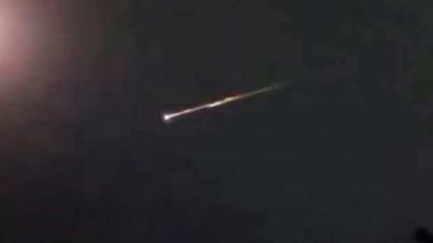 Russian spy satellite caught on video, plummets to a fiery death