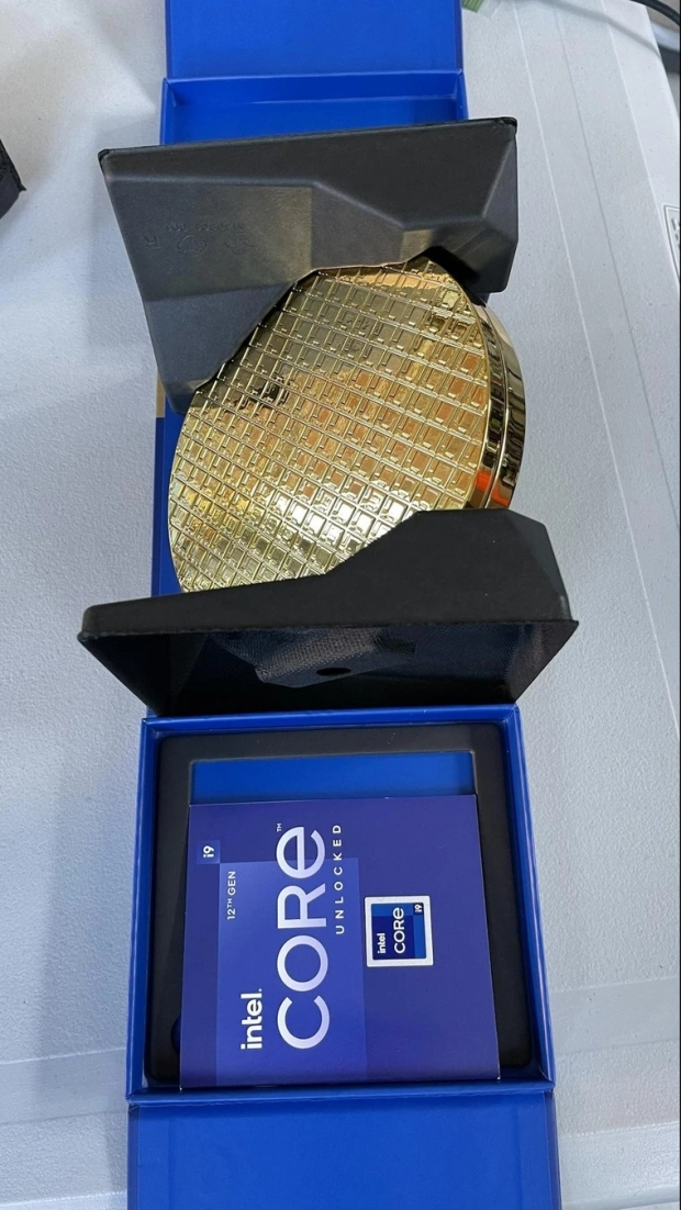 Gamer orders Intel's new Core i9-12900K, gets it 2 weeks before launch 03