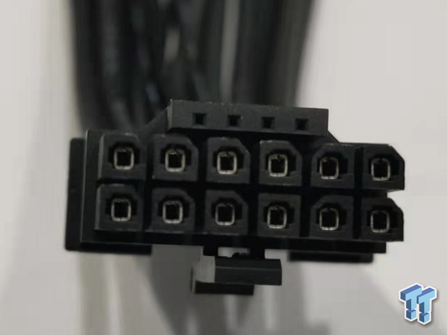 This is what the next-gen 12-pin PCIe 5.0 power connector looks like