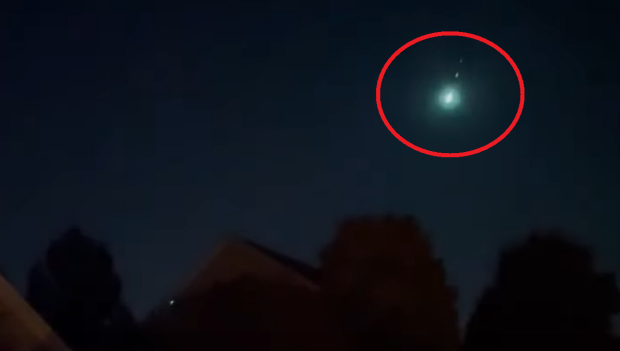 400 people spot fireball streaking across the night sky over US states