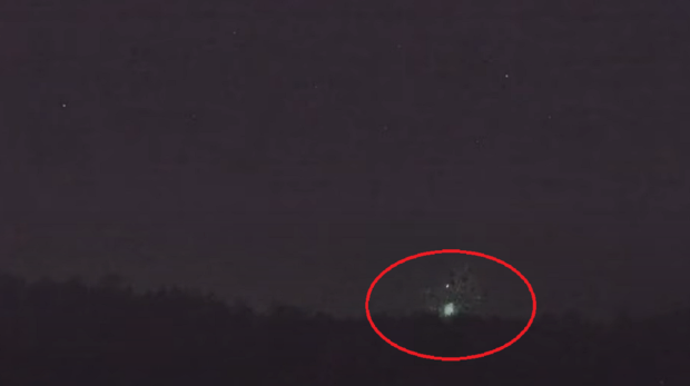 Open enlarged image Fiery space rock filmed lighting up the night sky over many US states