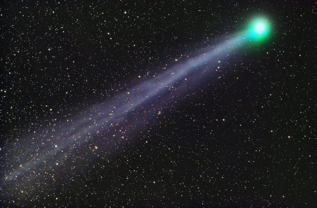 A new study reveals why comet heads glow green but never their tail 01 |  TweakTown.com