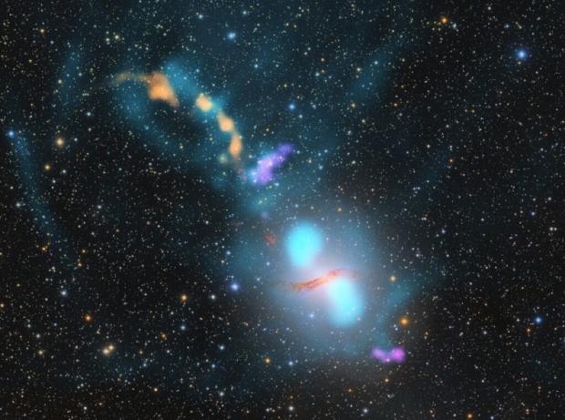 Los científicos fotografían la alimentación del agujero negro supermasivo 02 |  TweakTown.com