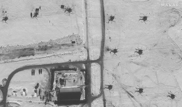 Satellites photograph Russia's military activity, sparking concern 03