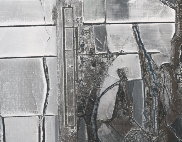 Satellites photograph Russia's military activity, sparking concern 10