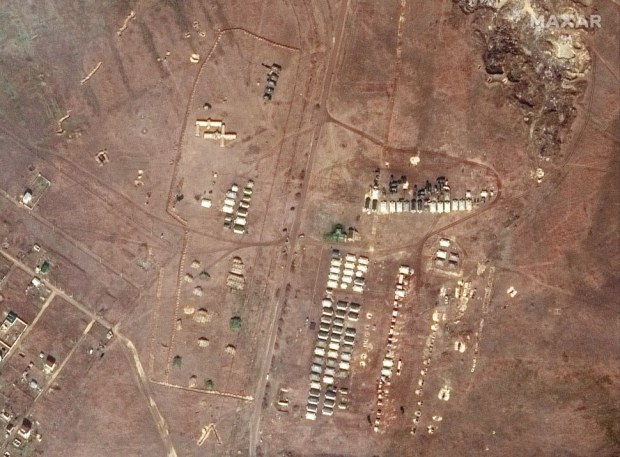 Satellites photograph Russia's military activity, sparking concern 13