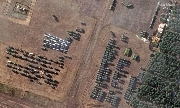 Satellites photograph Russia's military activity, sparking concern 16