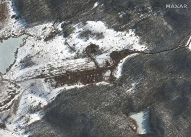 Satellites photograph Russia's military activity, sparking concern 18
