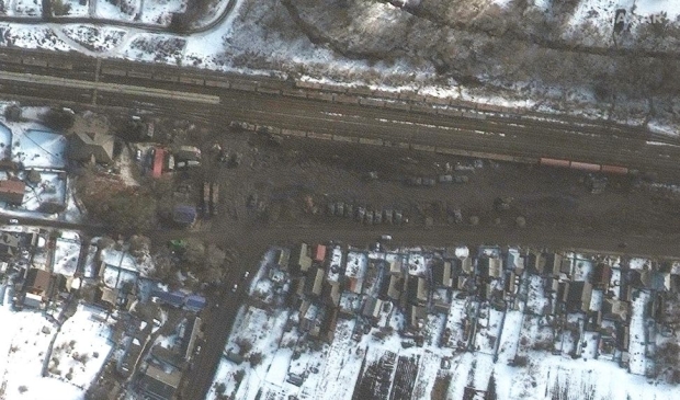 Satellites photograph Russia's military activity, sparking concern 19
