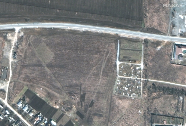 別の集団墓地がウクライナで衛星によって発見されました02|  TweakTown.com