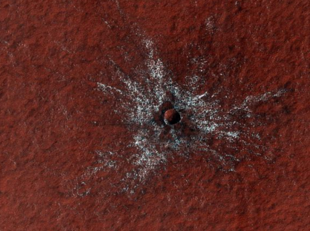 NASA photographs a fresh crater on Mars that's only a couple years old 03