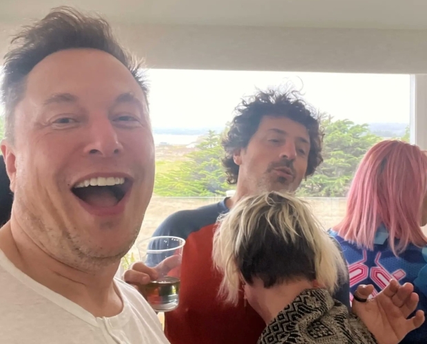 Elon Musk on BS affair 'I wouldn't get on my knees and beg for anyone' 01