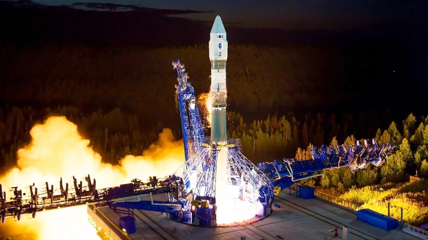 Open enlarged image Pentagon furious as Russian spy satellite tailgates US spacecraft