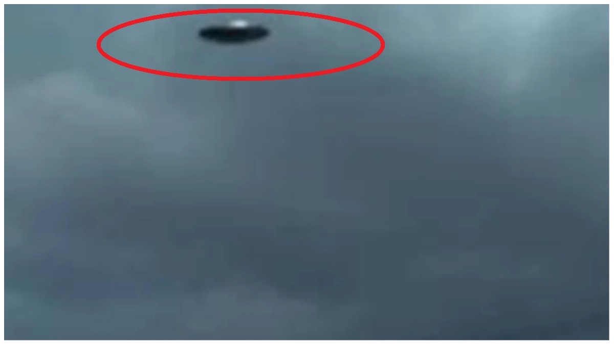 ufo-captured-in-extreme-detail-appearing-after-storm-then-vanishing