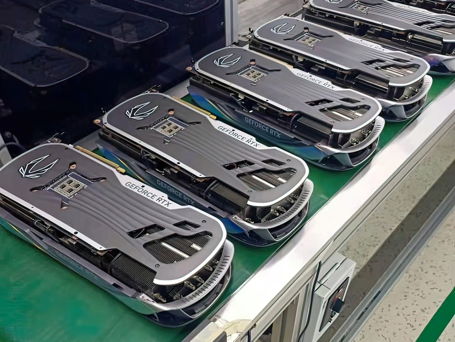 ZOTAC GeForce RTX 4090 AMP Extreme ARIO spotted, new cooler, design