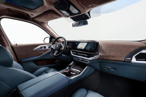 BMW unveils the 2023 XM hybrid SUV, pushing 644 HP and wacky design 02